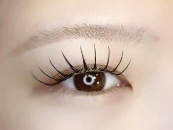 ユノーノ アイラッシュ 静岡店(Junono Eyelash)の写真/【高持続×理想の濃さ】LEDエクステ導入店◇フラットラッシュで自まつげに優しく存在感ある目元を演出◎