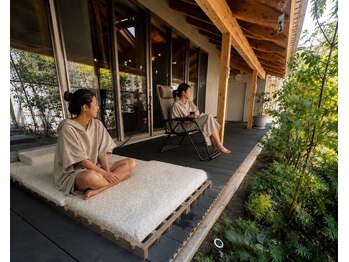 SAUNAGAの写真/四季を感じる植栽に囲まれた開放的な外気浴♪スマホ持ち込み・撮影OK！