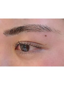 ナチュラル上品な目元にしたい