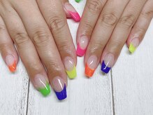 ネイルアンドアイラッシュサロンR/ネオンフレンチ