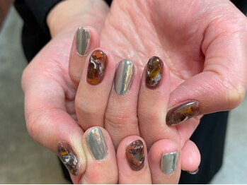 カーティシーネイルズ(curtisii NAILS)/シルバーミラーと暖色マーブル