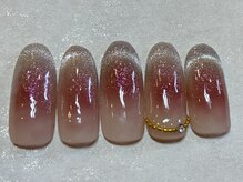 ネイルアンドアイラッシュ ネネ/マグネット　フレンチ　チーク