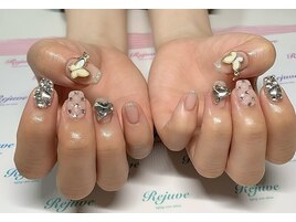 派手かわいいデザインネイル！