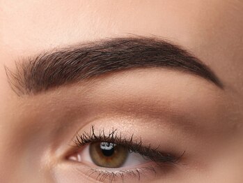 ルーヴレ(LUVRE)の写真/【眉毛のお顔の印象が変わる◎】お顔の骨格や筋肉、なりたい雰囲気に合わせた眉毛WAXでナチュラル美眉に♪