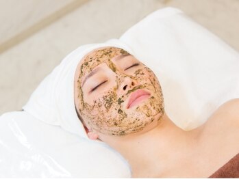 デラマーマ 刈谷店(della mamma)の写真/極上☆次世代ハーブピーリングであなた史上最高のうるツヤ水光肌を叶えます♪是非お試しくださいませ◎