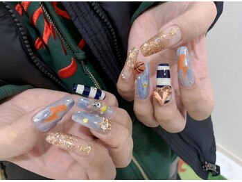 ジョリエス 蒲田(Joliesse)の写真/華やかなデザインで存在感のある指先に!ブライダルネイルにも◎大人ネイルで上品な指先を実現♪