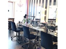マーベラス ネイル デザイン(Marvelous Nail Design)の雰囲気（店内はモードなオシャレな空間♪フットネイル/巻き爪/角質ケア）