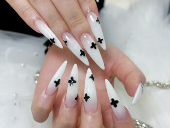 ビアス(VIAS)/クローバーネイル