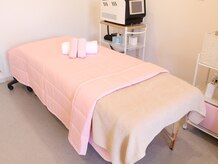ククー(coucou)の雰囲気(やさしい雰囲気の施術空間でお過ごしいただけます。)