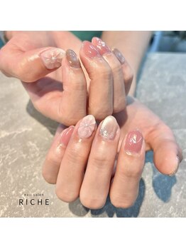 リッシュ(RICHE)/ぷっくりフラワーネイル♪