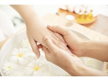 セウネイル(ceu_nail.8)の写真/【平日11時から15時までのご来店限定】ネイルと手肌を美しく整える大人のための贅沢ハンドスパ。
