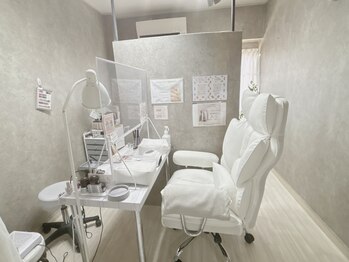 ママコツ矯正/ネイルサロンも併設しております