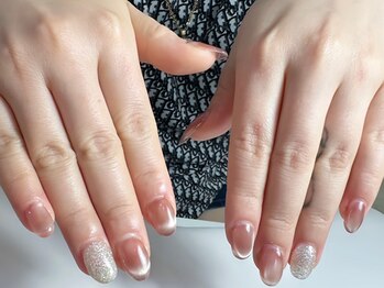 チミ(Timi)の写真/＜マグネットネイル/3300円＞短くても可愛い爪にトレンドを取り入れた華やかなデザインに仕上げます♪