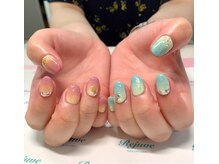 リジュベ(Rejuve)/左右色違いの夏ネイル☆