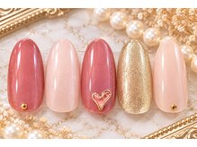 スウィートハート(Sweet Heart)/ゴールドの大人可愛いネイル
