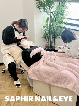 サフィール(Saphir)の写真/ネイルとまつげを同時施術で一緒にキレイ！時短でおしゃれを楽しもう♪高い技術力×丁寧なカウンセリング◎