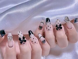 長さだしガーリードットネイル