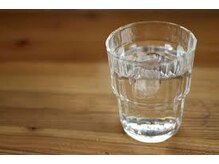 サントーシャ(Santosha)/マッサージ前にはお水をどうぞ