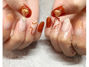 アウグーリ(AUGURI)/オレンジブラウン × お花 ♪