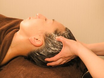 スパ ブルームガーデン(Spa Bloomgarden)の写真/ストレス社会で頑張るあなたへ。ストレスでこわばった心と頭皮に、深呼吸するような癒しを。