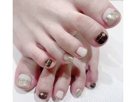 ニュアンスフレンチフットネイル