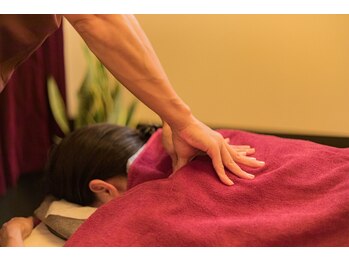 肩甲骨ほぐしのしみず堂 東高円寺分院の写真/PC・スマホで限界の目に◎重い視界をパッと明るく【本格ほぐし60分＋ドライヘッドスパ15分￥8250→￥7000】