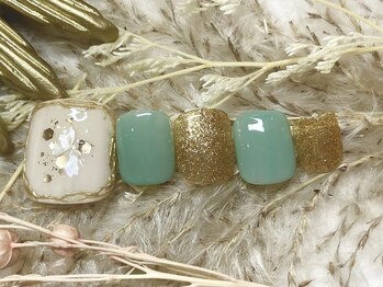 アイラッシュトウキョウドットライズ エキニア横浜店(TOKYO.RISE)/シェルフット