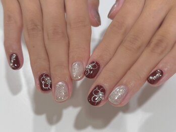 ローラン(LORAN)/お花モチーフのネイル