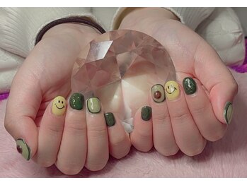 アボカドネイルにニコちゃん