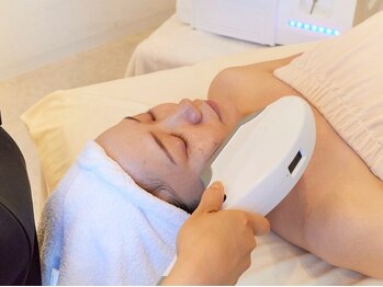 アンスリール(unsourire)の写真/未来の美しさを約束する新次元エイジングケア機器♪美肌ケア×脱毛同時に行える最新機器αIPLUS導入♪