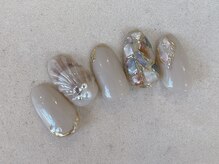アトリエ ツメ(atelier TsuMe)の雰囲気（シェル・パール・キラキラ夏ネイルを落ち着いた雰囲気で!）