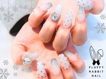 フラッフィーラビットネイル(fluffy rabbit nail)/乳白色シルバーラメグラドット