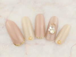 シンプルビジューネイル