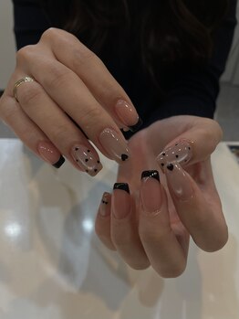 ロミー(Rommy)/黒フレンチにハートデザイン