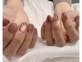 ラエッセ(LAESSE)の写真/【お手頃価格で指先をかわいく♪】約50色から選べるマグネットorフラッシュネイルでワンランク上の指先へ*