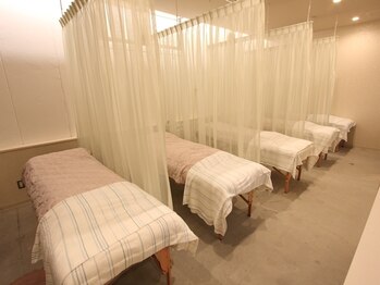 ジーネイルコウベ(G NAIL KOBE)/落ち着いた店内