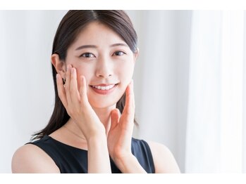 やけの鍼灸整骨院/美容鍼で肌質・シワ・たるみ改善