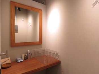 エヌプラスボディワークス(n+body works)/更衣室　店内の雰囲気