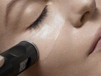 ベルドア(Bell Door)/なめらかで潤いあるのある目元へ