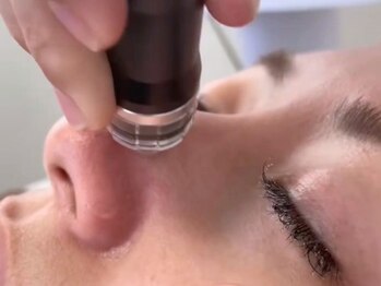 アムールサロン(Amour salon)/毛穴縮小【新宿/四谷三丁目】