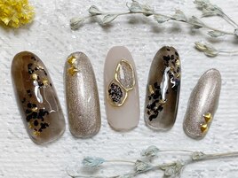 個性的黒ネイル