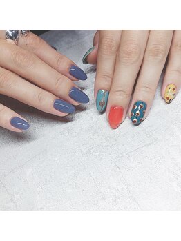 エムネイル(eM nail)/アシンメトリーデザイン