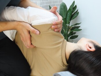鍼灸院 整骨院ティップ 春日院/肩のお悩みには肩甲骨はがし