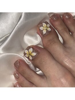 ロミー(Rommy)/プルメリアフットネイル