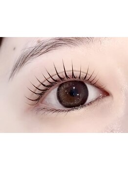 ナチュラル上品な目元にしたい