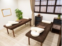 池田さかい鍼灸整骨院の雰囲気（お一人ずつ周りを気にせずリラックスできる空間になっております）