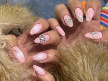 Re HEUR Private nailsalon【４月上旬 NEW OPEN (予定)】/アシンメトリーピンクネイル