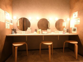 サロンドシュシュ 心斎橋本店(salon de chouchou)/メイクルーム