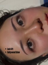 ウェヌス アイ ビューティ(VENUS eye beauty)/まつ毛パーマ＋ハリウッドブロウ