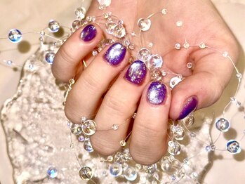 プリモネイル(PRIMO NAIL)の写真/《ショートネイル×話題沸騰フラッシュ》で、思わず見惚れるうるキラ透明感！大人気enoiマグネットもあり◎